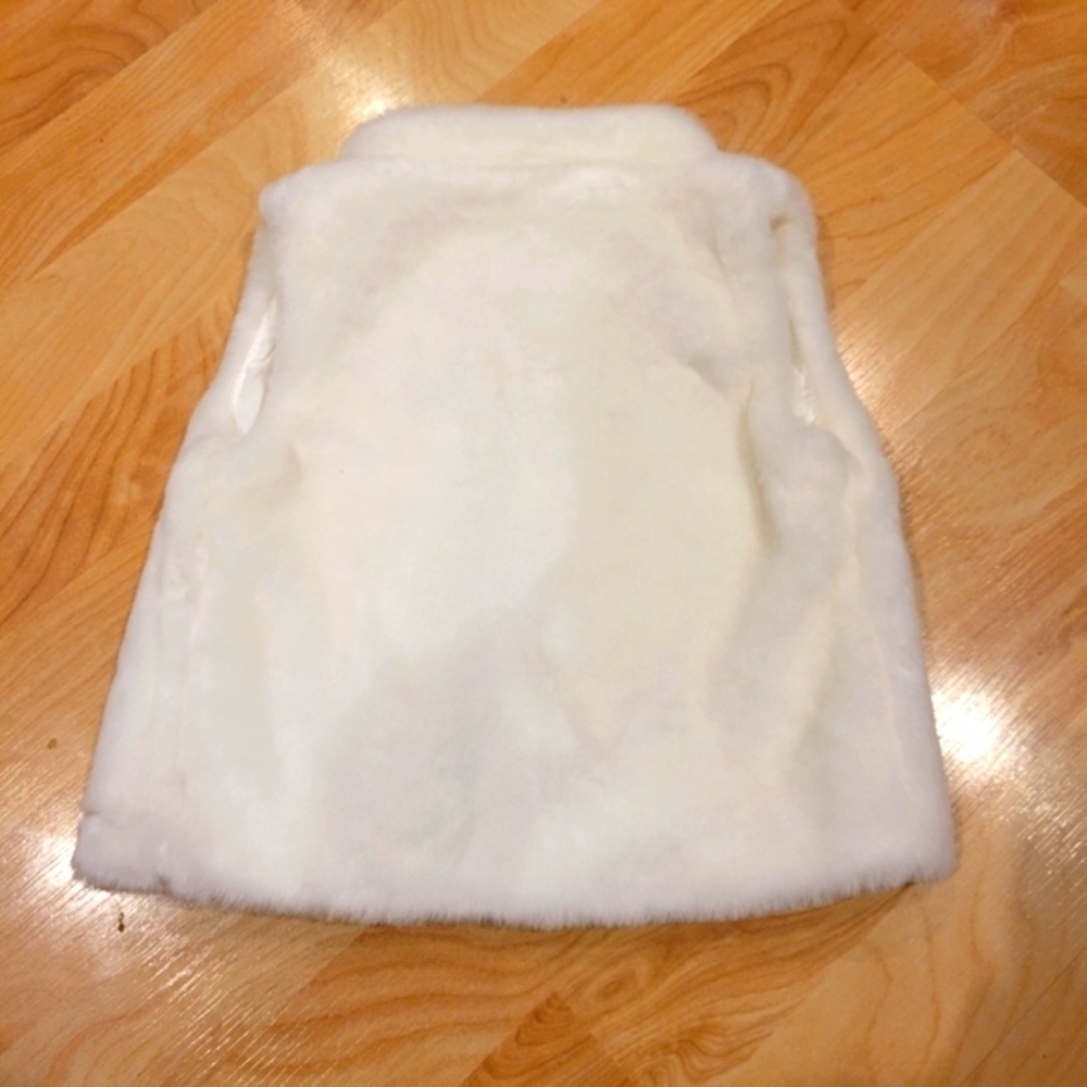 Carter's Snap Faux Fur White Vest Size 18 Months New - Picture 6 of 9
